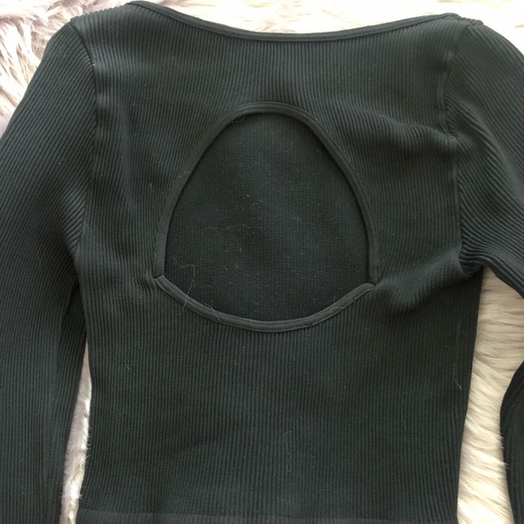 crop top - Picture 3 of 3